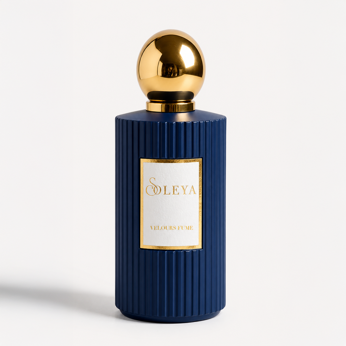 Velours Fumé – The Seductive Glow of the Night